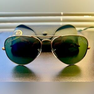 Ray-Ban Original Aviator Non-Polar Sunglassess